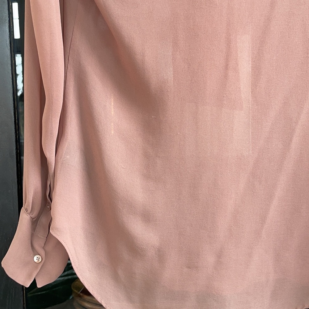 Aritzia Babaton Blouse - Picture 7 of 7